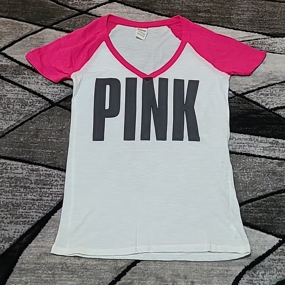 VS PINK 2013 V-NECK LOGO TEE-SHIRT PRICE FIRM